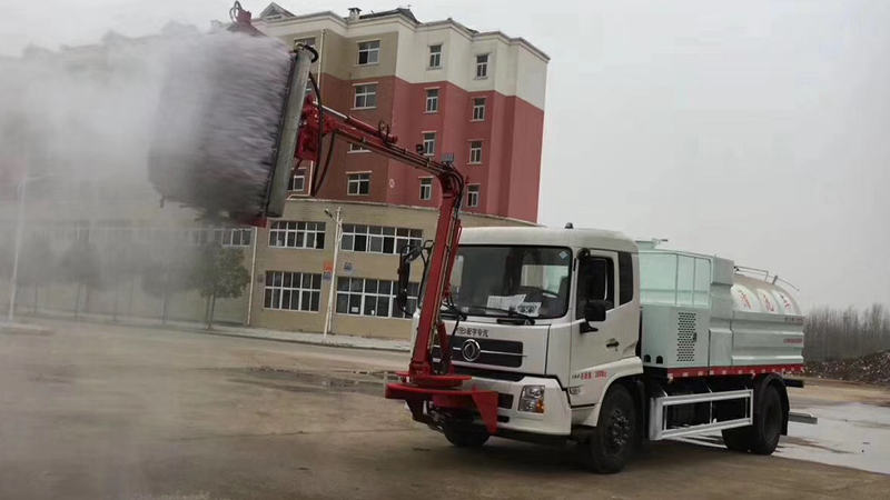 护栏清洗车，应用与优势分析