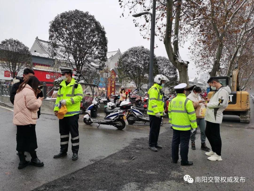 深圳交警，守护城市交通安全的先锋力量